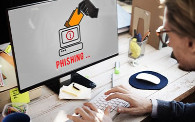 phishing-attack-guy-computer